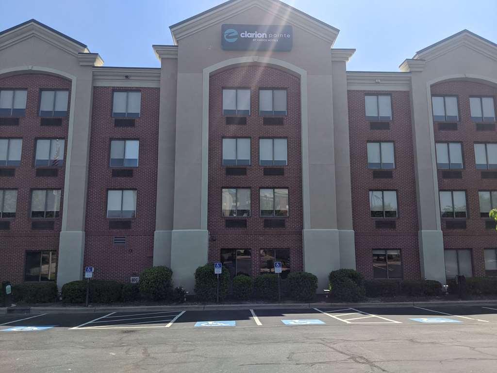 Clarion Pointe Greensboro Airport Hotel Exterior photo