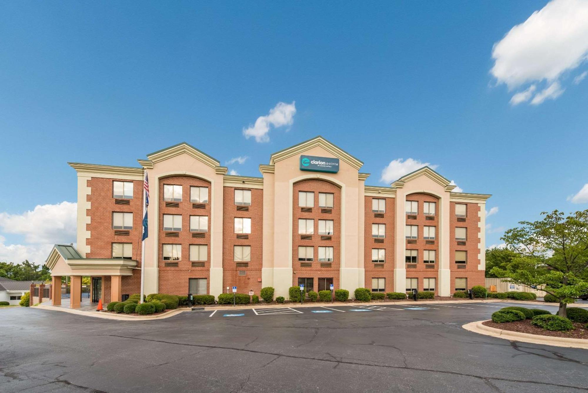 Clarion Pointe Greensboro Airport Hotel Exterior photo